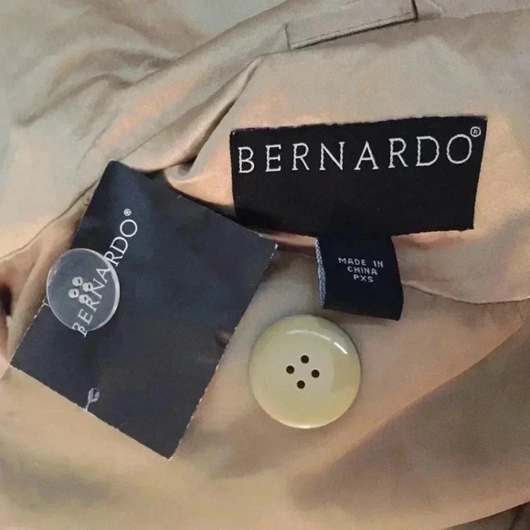 Bernardo Gold Trench Coat - Picture 7 of 7